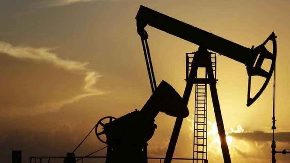 Petrol yönünü yukarı çevirdi