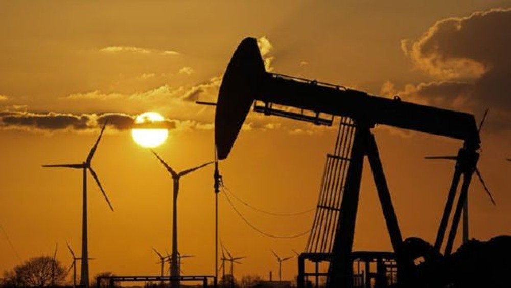 Petrol yönünü aşağı çevirdi