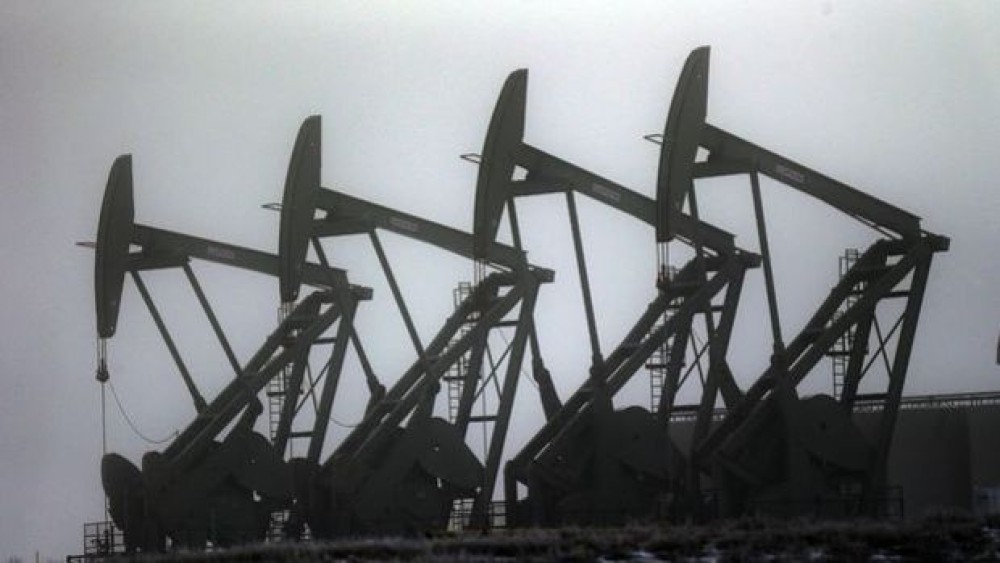  Petrolde yön aşağı 